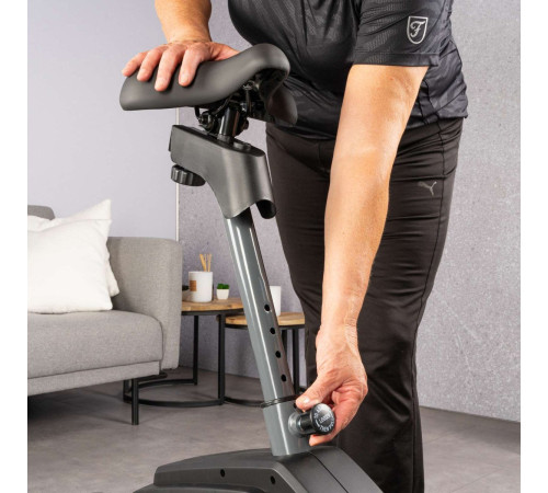 Велотренажер магнітний TUNTURI CARDIO FIT B40 Велотренажер магнітний TUNTURI CARDIO FIT B40
