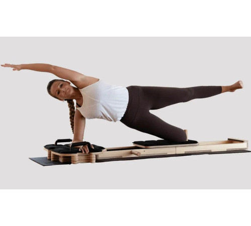 Реформер для пілатесу Casada Flowletic, чорно-бежевий