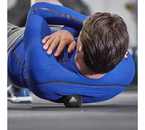Масажний м'яч Adidas Massage Ball 8,3 x 8,3 x 8,3 см, чорний