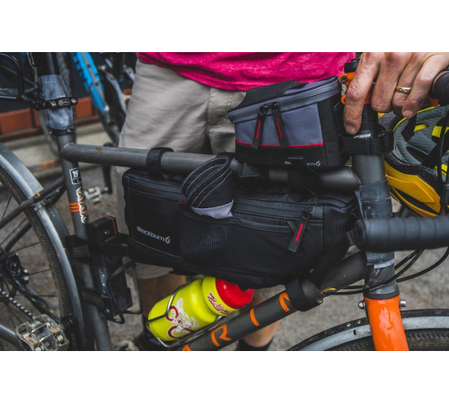 Сумка BLACKBURN OUTPOST FRAME BAG 6.95l водонепроникна L (на блискавці) Сумка BLACKBURN OUTPOST FRAME BAG 6.95l водонепроникна L (на блискавці)