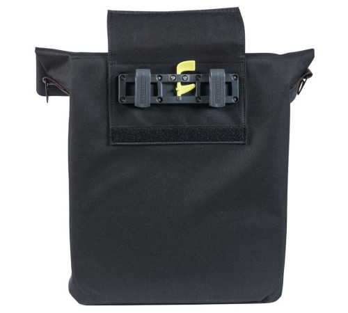 Сумка на багажник BASIL CITY SHOPPER 14-16 л, система гачок, чорна Сумка на багажник BASIL CITY SHOPPER 14-16 л, система гачок, чорна