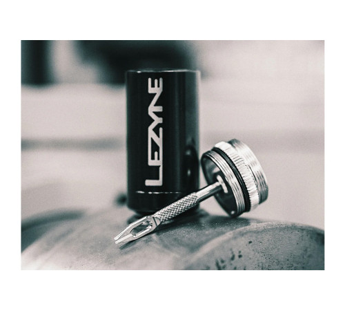 Ремонтний комплект LEZYNE TUBELESS KIT для безкамерних шин Ремонтний комплект LEZYNE TUBELESS KIT для безкамерних шин