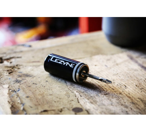 Ремонтний комплект LEZYNE TUBELESS KIT для безкамерних шин Ремонтний комплект LEZYNE TUBELESS KIT для безкамерних шин