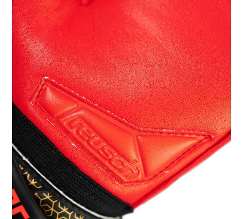 Рукавички воротарські Reusch Attrakt Silver Junior 5572215 7075 р.4,5, чорно-червоні Рукавички воротарські Reusch Attrakt Silver Junior 5572215 7075 р.4,5, чорно-червоні