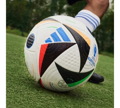 Футбольний м'яч Adidas Fussballliebe Euro 2024 OMB розмір 5, біло-чорний