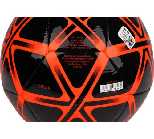 М'яч футбольний Adidas Starlancer Club IP1650 розмір 3, чорно-червоний М'яч футбольний Adidas Starlancer Club IP1650 розмір 3, чорно-червоний