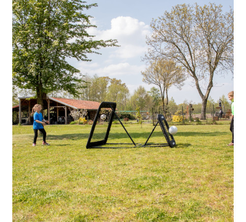 Сітка тренувальна для футболу VIRTUFIT REBOUNDER PRO KICKBACK 124 х 124 см, чорна