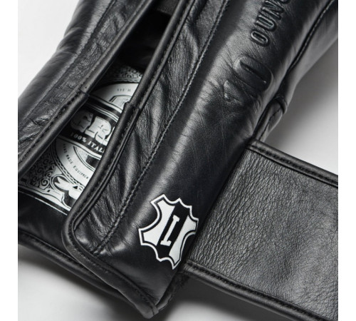 Рукавчики боксеріські Leone Greatest 18 унцій, чорно-білі