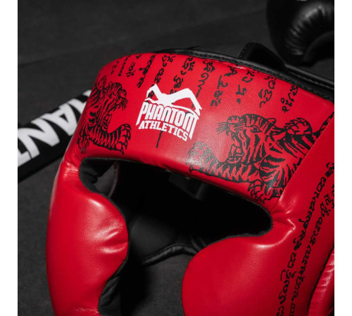 Шолом боксерський закритий з капою Phantom Muay Thai розмір універсальний, червоний