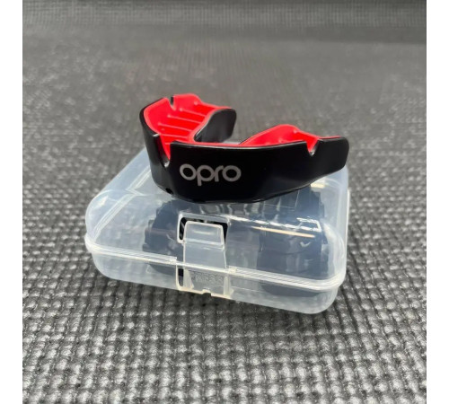 Капа боксерська доросла OPRO Silver від 11 років чорно-червона