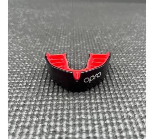 Капа боксерська доросла OPRO Silver від 11 років чорно-червона