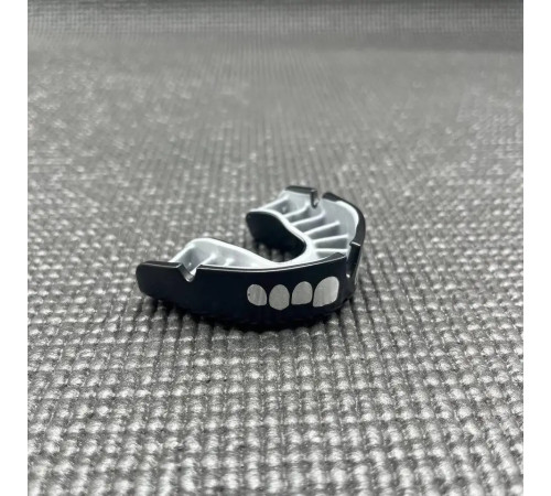 Капа боксерська доросла OPRO Grillz Silver від 11 років чорно-срібляста