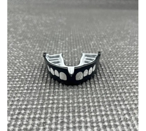 Капа боксерська доросла OPRO Grillz Silver від 11 років чорно-срібляста