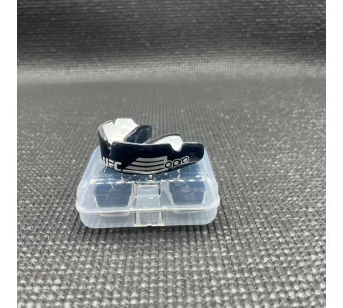 Капа боксерська доросла OPRO Instant Custom-Fit UFC від 11 років чорно-срібляста