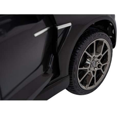 Дитяча акумуляторна машинка Aston Martin DBX Чорна Дитяча акумуляторна машинка Aston Martin DBX Чорна