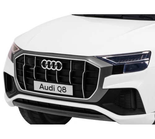 Дитяча акумуляторна машинка Audi Q8 Біла Дитяча акумуляторна машинка Audi Q8 Біла
