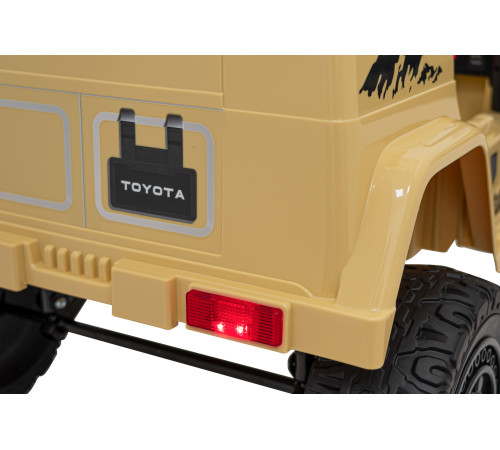 Toyota FJ Cruiser для дітей бежевий + пульт дистанційного керування + повний привід + LED аудіо + EVA + Free Start