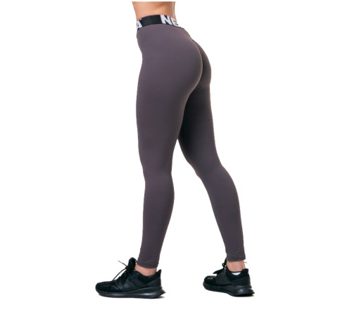 Жіночі легінси середньої посадки Nebbia Squat Hero Scrunch Butt 571 - розмір XS/фіолетовий Жіночі легінси середньої посадки Nebbia Squat Hero Scrunch Butt 571 - розмір XS/фіолетовий