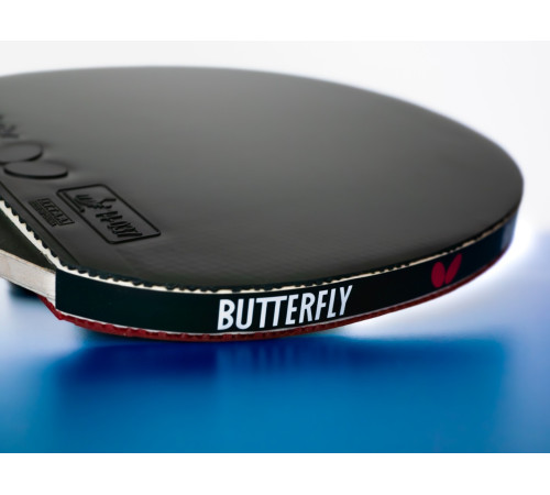 Ракетка для настільного тенісу BUTTERFLY Timo Boll Carbon, чорно-червона Ракетка для настільного тенісу BUTTERFLY Timo Boll Carbon, чорно-червона