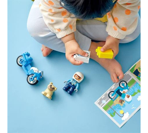 Конструктор LEGO DUPLO Rescue Поліцейський мотоцикл 5 ел. (10967) Конструктор LEGO DUPLO Rescue Поліцейський мотоцикл 5 ел. (10967)