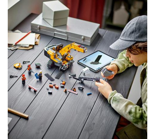 Конструктор LEGO City Жовтий будівельний екскаватор 633 ел. (60420) Конструктор LEGO City Жовтий будівельний екскаватор 633 ел. (60420)
