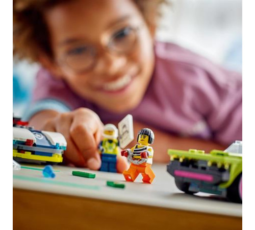 Конструктор LEGO City Переслідування маслкара на поліцейському автомобілі 213 ел. (60415) Конструктор LEGO City Переслідування маслкара на поліцейському автомобілі 213 ел. (60415)