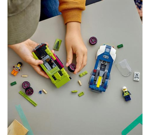 Конструктор LEGO City Переслідування маслкара на поліцейському автомобілі 213 ел. (60415) Конструктор LEGO City Переслідування маслкара на поліцейському автомобілі 213 ел. (60415)