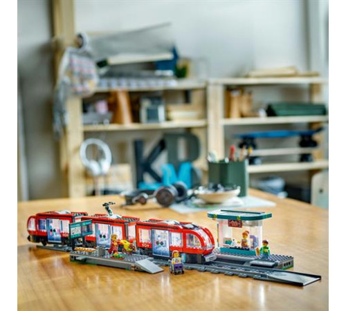 Конструктор LEGO City Трамвай і вокзал у центрі міста 811 ел. (60423) Конструктор LEGO City Трамвай і вокзал у центрі міста 811 ел. (60423)