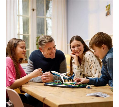 Конструктор LEGO Family Миті з подорожей 1231 ел. (41838) Конструктор LEGO Family Миті з подорожей 1231 ел. (41838)