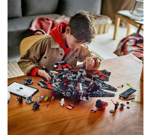 Конструктор LEGO Star Wars Темний сокіл 1579 ел. (75389) Конструктор LEGO Star Wars Темний сокіл 1579 ел. (75389)