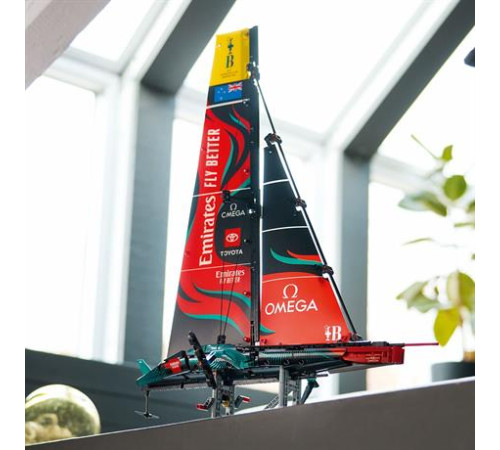Конструктор LEGO Technic Яхта Emirates Team New Zealand AC75 962 ел. (42174) Конструктор LEGO Technic Яхта Emirates Team New Zealand AC75 962 ел. (42174)