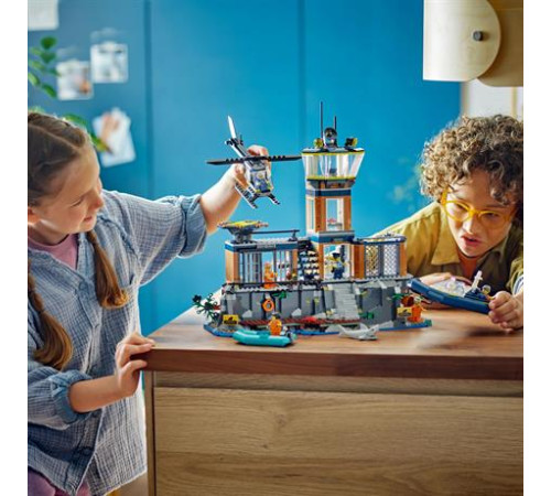 Конструктор LEGO City Поліцейський острів-в'язниця 980 ел. (60419) Конструктор LEGO City Поліцейський острів-в'язниця 980 ел. (60419)
