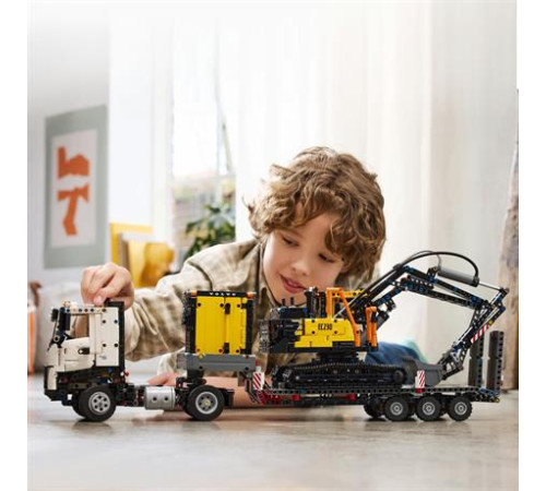 Конструктор LEGO Technic Вантажівка Volvo FMX і Електричний екскаватор EC230 2274 ел. (42175)