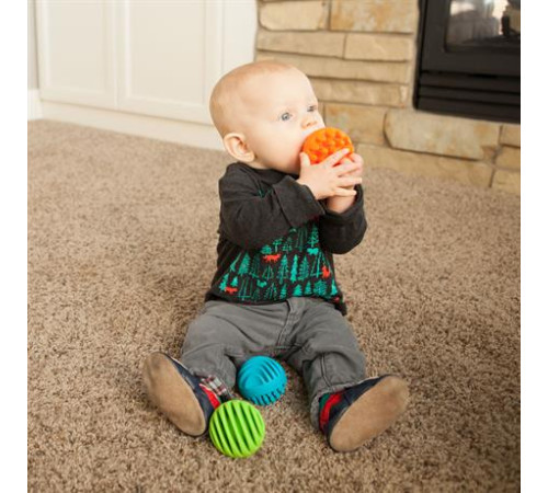 Прорізувач-брязкальце Fat Brain Toys Sensory Rollers Сенсорні кулі 3 шт. (F161ML) Прорізувач-брязкальце Fat Brain Toys Sensory Rollers Сенсорні кулі 3 шт. (F161ML)
