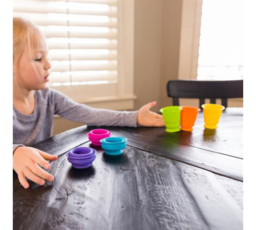 Тактильна Іграшка Fat Brain Toys Suction Kupz М'які чашки 6 шт. (F183ML) Тактильна Іграшка Fat Brain Toys Suction Kupz М'які чашки 6 шт. (F183ML)