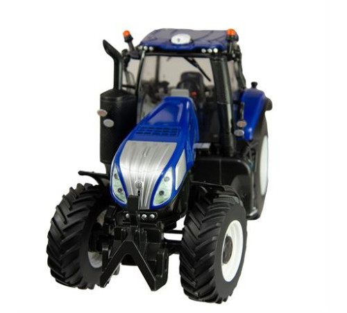 Модель Britains Трактор New Holland T8.435, 1:32 (43216) Модель Britains Трактор New Holland T8.435, 1:32 (43216)