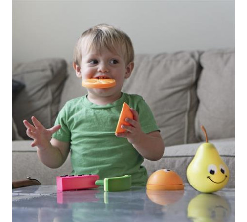 Ігровий набір Fat Brain Toys Fruit Friends Веселі фрукти (F227ML) Ігровий набір Fat Brain Toys Fruit Friends Веселі фрукти (F227ML)