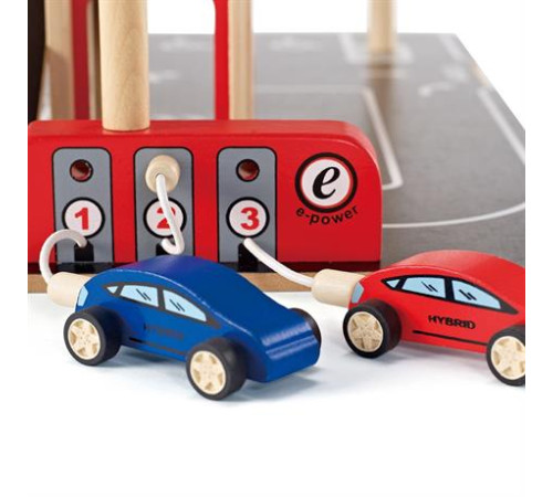 Дерев'яний автотрек Hape з паркінгом та вертолітним майданчиком (E3002) Дерев'яний автотрек Hape з паркінгом та вертолітним майданчиком (E3002)