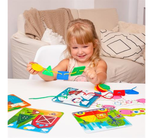 Шнурівка Fisher-Price Максі ґудзики (VT2905-22) Шнурівка Fisher-Price Максі ґудзики (VT2905-22)