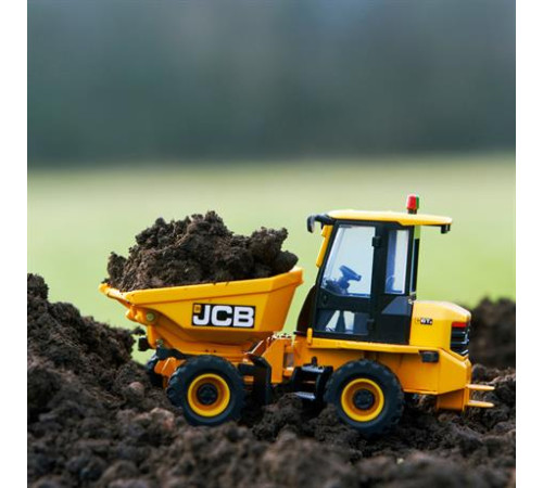 Модель Britains Самоскид JCB 6T 1:32 (43255) Модель Britains Самоскид JCB 6T 1:32 (43255)
