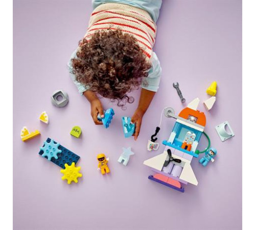 Конструктор LEGO DUPLO Town Пригоди на космічному шаттлі 3-в-1, 58 ел. (10422) Конструктор LEGO DUPLO Town Пригоди на космічному шаттлі 3-в-1, 58 ел. (10422)