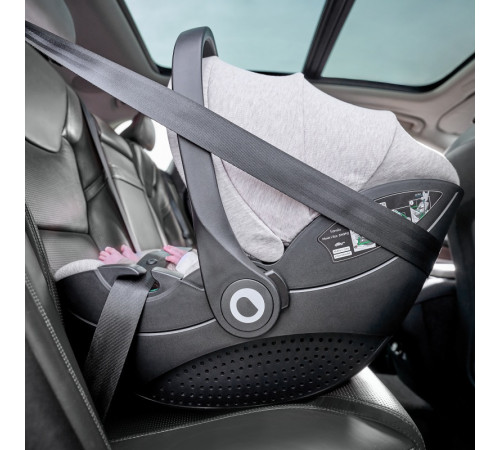 Дитяче автокрісло Lionelo MOXIE I-SIZE BLACK CARBON - чорне