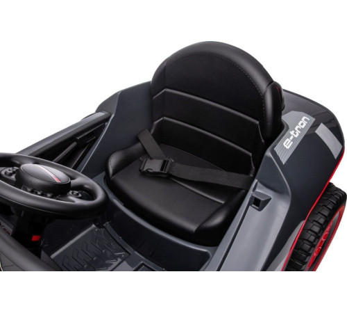 Дитяча акумуляторна машинка Audi RSQ E-TRON Сіра Дитяча акумуляторна машинка Audi RSQ E-TRON Сіра