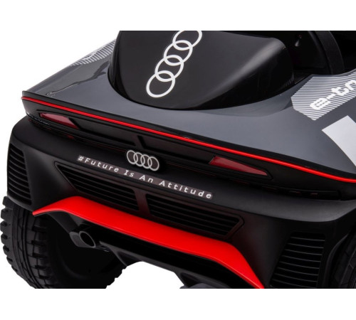 Дитяча акумуляторна машинка Audi RSQ E-TRON Сіра Дитяча акумуляторна машинка Audi RSQ E-TRON Сіра