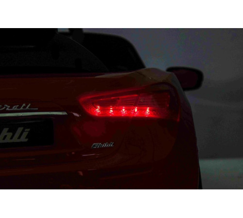 Дитяча акумуляторна машинка Maserati Ghibli на акумуляторі Червона Дитяча акумуляторна машинка Maserati Ghibli на акумуляторі Червона