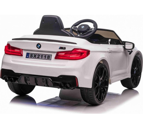 Дитяча акумуляторна машинка BMW M5 DRIFT Біла Дитяча акумуляторна машинка BMW M5 DRIFT Біла