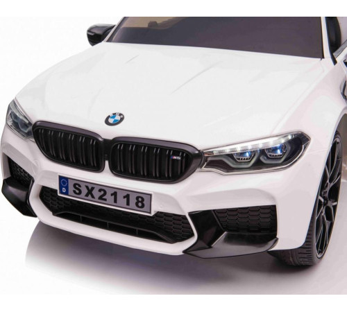 Дитяча акумуляторна машинка BMW M5 DRIFT Біла Дитяча акумуляторна машинка BMW M5 DRIFT Біла
