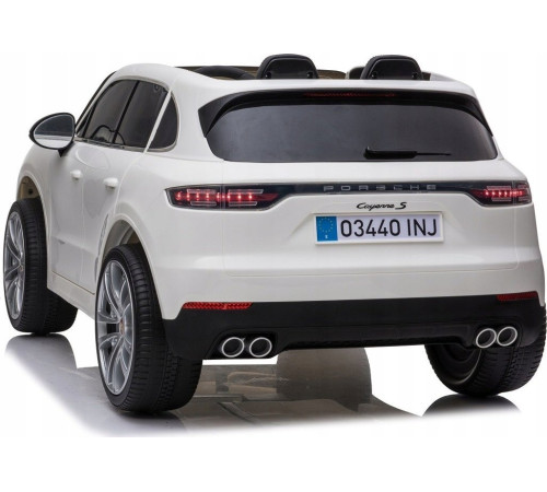 Дитяча акумуляторна машинка Porsche Cayenne S Біла Дитяча акумуляторна машинка Porsche Cayenne S Біла
