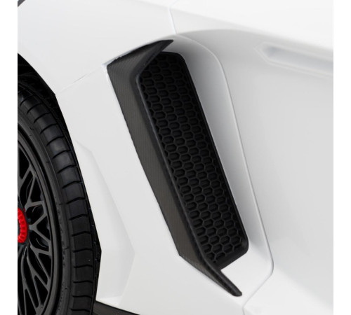 Дитяча акумуляторна машинка Lamborghini Aventador SV Біла Дитяча акумуляторна машинка Lamborghini Aventador SV Біла