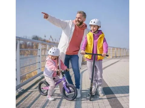 Дитячий самокат, біговел чи велосипед — що краще?